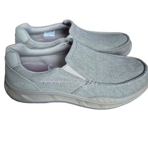 Skechers Mens Size 10 Relaxed Fit Memory Foam Slip On Shoes